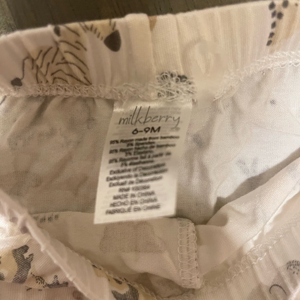 👶🏻 NEW! • Milkberry • Bamboo 3 Piece Safari Pajamas | 6-9 months - Picture 6 of 7